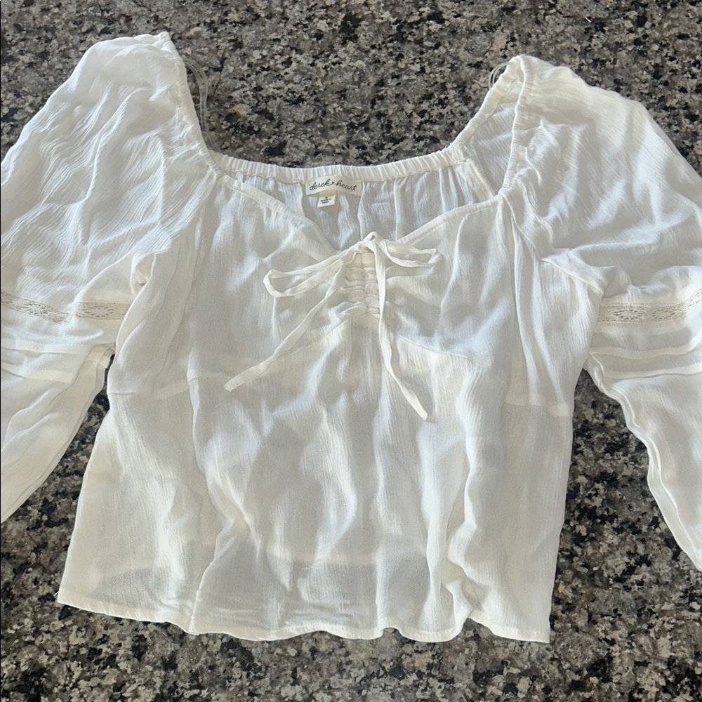 White Derek Heart shirt absolutely adorable